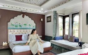 Mannat Udaipur Lakeview Boutique